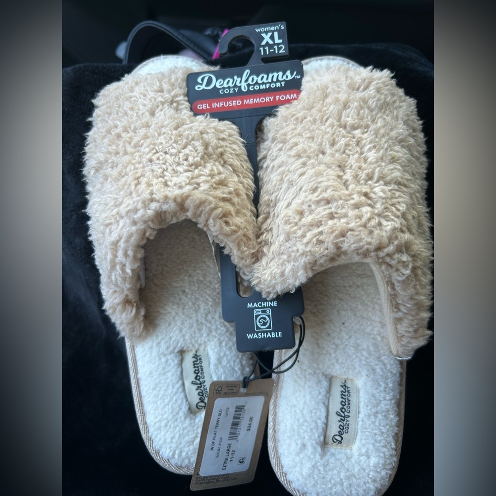 Dearfoams Plush Cream Slippers with Memory Foam